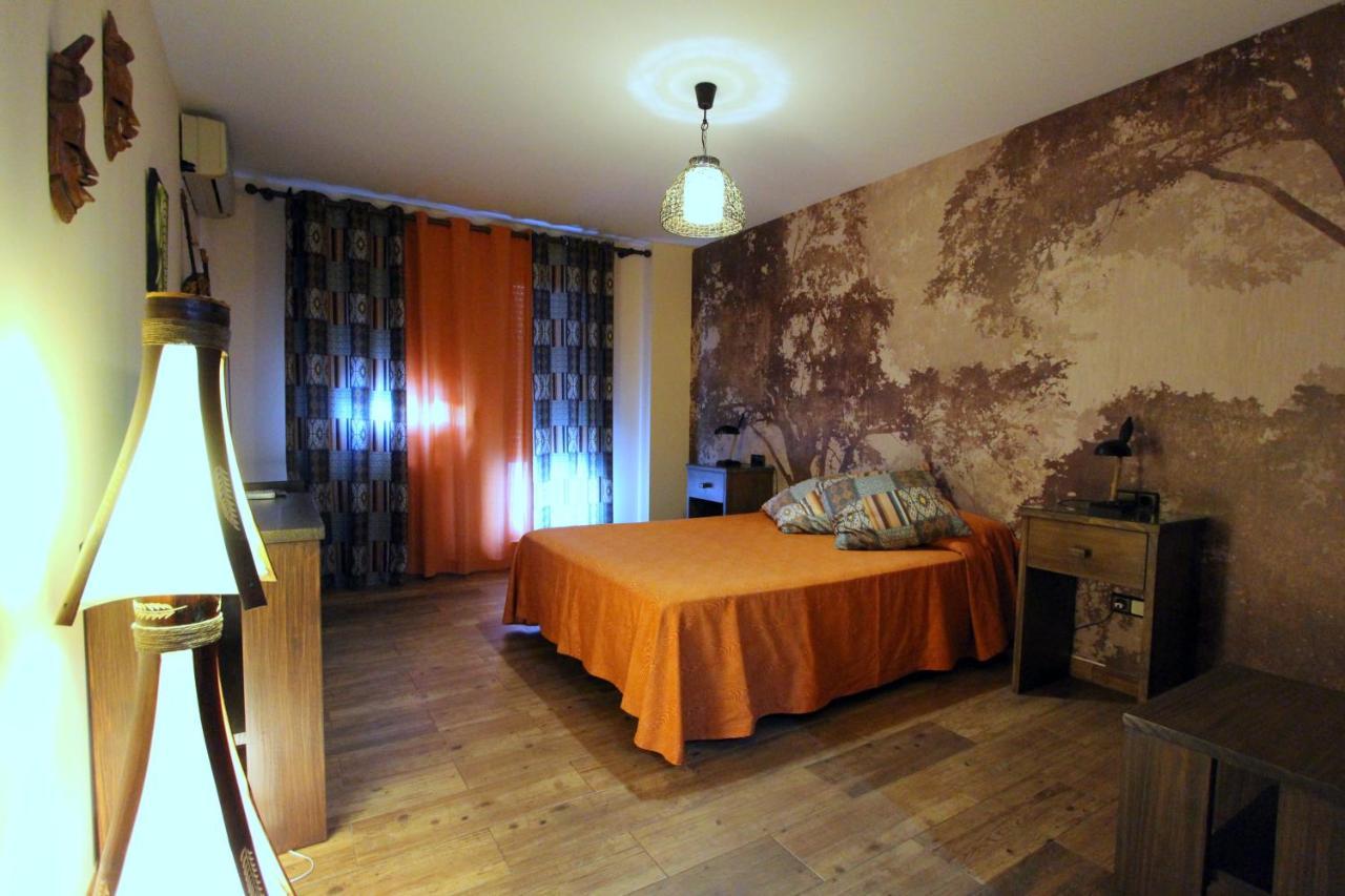 Hostal Mont Royal Alicante Exterior foto