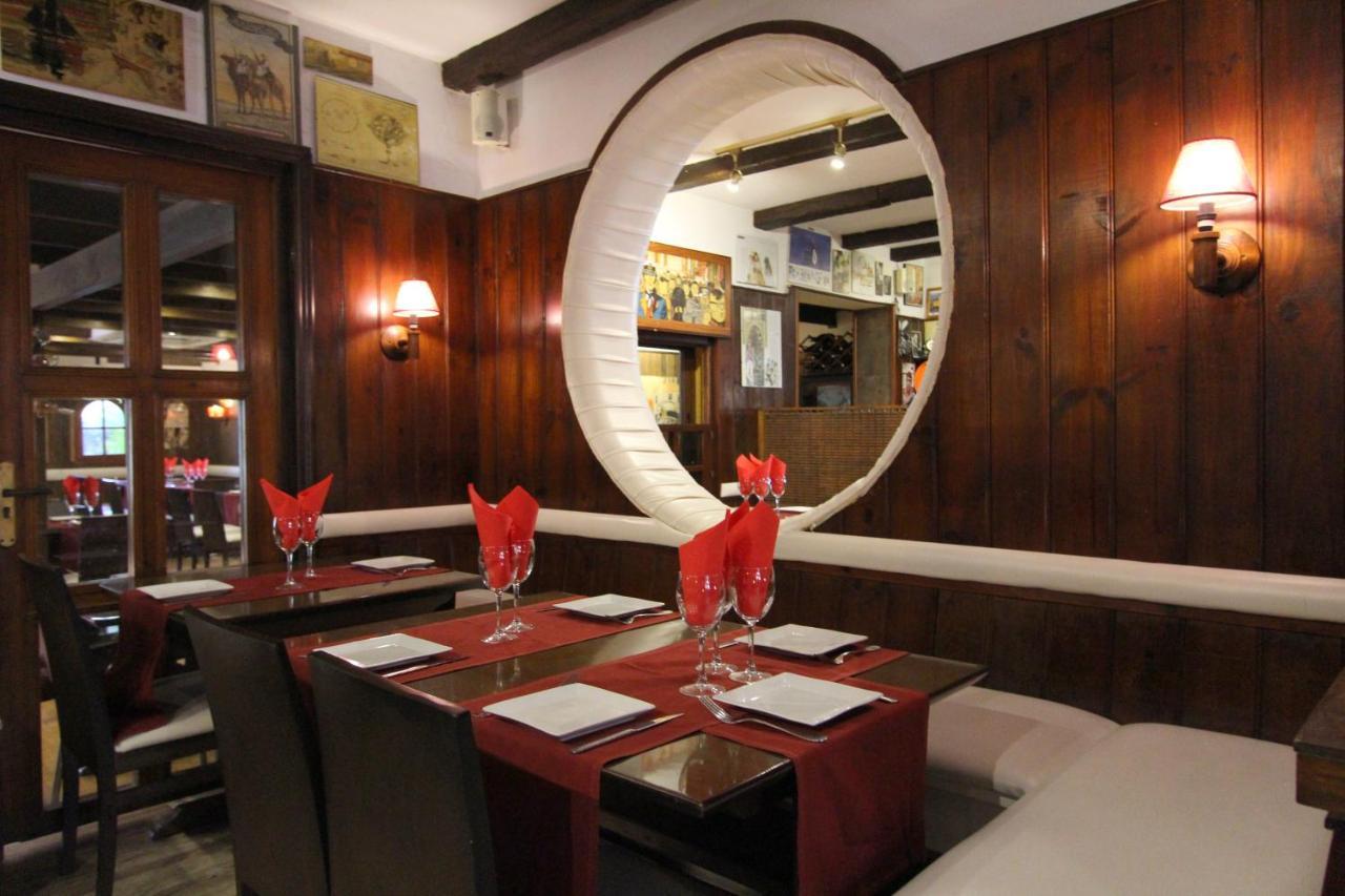 Hostal Mont Royal Alicante Exterior foto